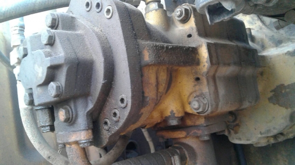 ขายตามสภาพ แบคโฮ KOMATSU PC200-5 คอนโทรลยาว ไฟฟ้าครบ เครื่องพังเสื้อทะลุ เอกสารใบอินวอยซ์ ราคาต่อรองได้ครับ