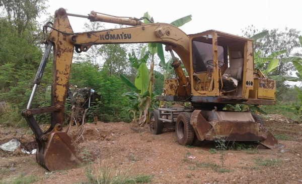ขาย แบคโฮ KOMATSU PC60 ล้อยาง 6 ล้อ เพลาเดียว รถใช้งานได้ปกติ ราคาต่อรองได้ครับ