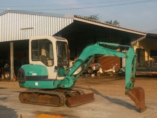 รถขุด Komatsu PC25R-8 เก่าญี่ปุ่นแท้ นำเข้า