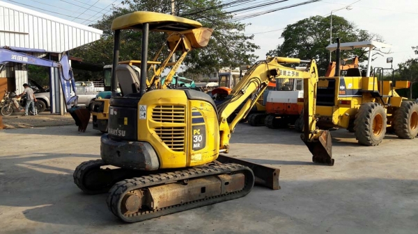 รถขุด Komatsu PC30MR-2 เก่าญี่ปุ่นแท้ นำเข้าไม่ผ่านใช้งานเมืองไทย