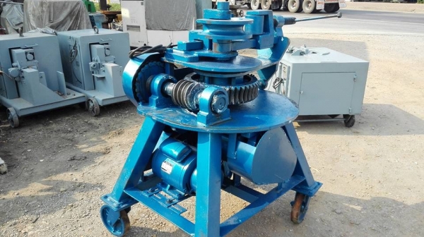 ** SOLD ** ดัดท่อแป๊ปไฟฟ้า/ดัดท่อไอเสีย ขนาด 3" มอเตอร์ Hitachi 3 HP 220V (อุปกรณ์มีตามภาพ)