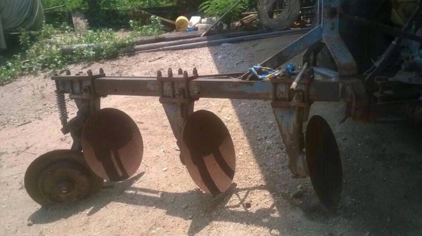 ขาย FORD 77 อุปกรณ์4ชิ้น ใบดัน+ผาน7+ผาน3+ผานยกร่อง พร้อมเล่ม