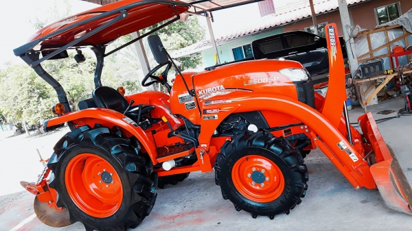 ขายรถไถคูโบต้า  KUBOTA   L 3608SP พร้อมชุดใบมีดดันหน้าคานบน  ผาน6