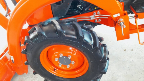 ขายรถไถคูโบต้า  KUBOTA   L 3608SP พร้อมชุดใบมีดดันหน้าคานบน  ผาน6
