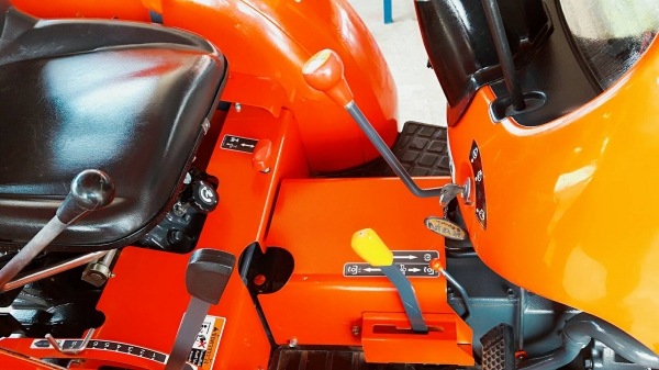 ขายรถไถคูโบต้า  KUBOTA   L 3608SP พร้อมชุดใบมีดดันหน้าคานบน  ผาน6