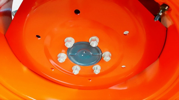 KUBOTA  L 4708 SP (4WD)  2 เพลา   สภาพใหม่สวยๆ   ชั่วโมงใช้   งานน้อย  สีเดิมทั้งคัน  พร้อมชุดใบมีดดันหน้า  ผาน6X24