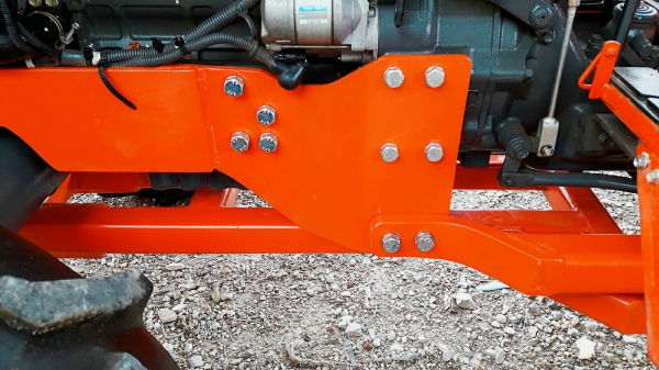 KUBOTA  L 4708 SP (4WD)  2 เพลา   สภาพใหม่สวยๆ   ชั่วโมงใช้   งานน้อย  สีเดิมทั้งคัน  พร้อมชุดใบมีดดันหน้า  ผาน6X24