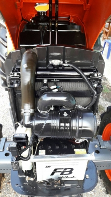 KUBOTA  L 4708 SP (4WD)  2 เพลา   สภาพใหม่สวยๆ   ชั่วโมงใช้   งานน้อย  สีเดิมทั้งคัน  พร้อมชุดใบมีดดันหน้า  ผาน6X24