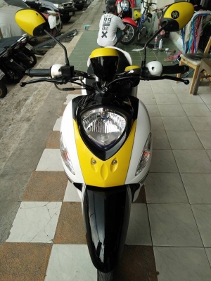 Yamaha Fino FI ปี 2557 สีขาวเหลืองดำ รุ่น Sport รถสวยน่าใช้มาก ประหยัดน้ำมัน