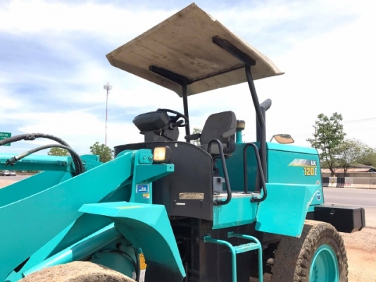 ขายรถตักล้อยาง KOBELCO LK120Z-6 ปี 2012 อาร์มยาวพิเศษ สภาพสวยพร้อมใช้งาน มีVDOการทำงานครับ ขายรถตักล้อยาง KOBELCO LK120Z-6 ปี 2012 อาร์มยาวพิเศษ สภาพสวยพร้อมใช้งาน มีVDOการทำงานครับ