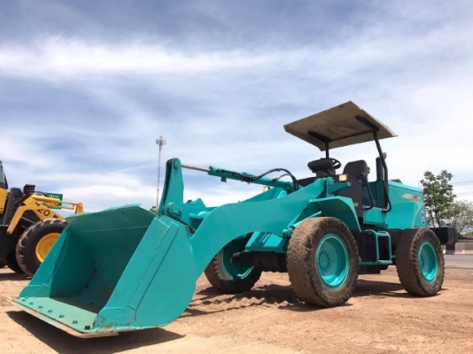 ขายรถตักล้อยาง KOBELCO LK120Z-6 ปี 2012 อาร์มยาวพิเศษ สภาพสวยพร้อมใช้งาน มีVDOการทำงานครับ ขายรถตักล้อยาง KOBELCO LK120Z-6 ปี 2012 อาร์มยาวพิเศษ สภาพสวยพร้อมใช้งาน มีVDOการทำงานครับ