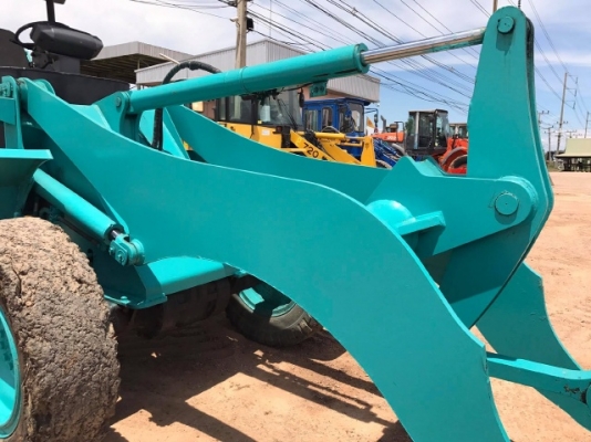 ขายรถตักล้อยาง KOBELCO LK120Z-6 ปี 2012 อาร์มยาวพิเศษ สภาพสวยพร้อมใช้งาน มีVDOการทำงานครับ ขายรถตักล้อยาง KOBELCO LK120Z-6 ปี 2012 อาร์มยาวพิเศษ สภาพสวยพร้อมใช้งาน มีVDOการทำงานครับ