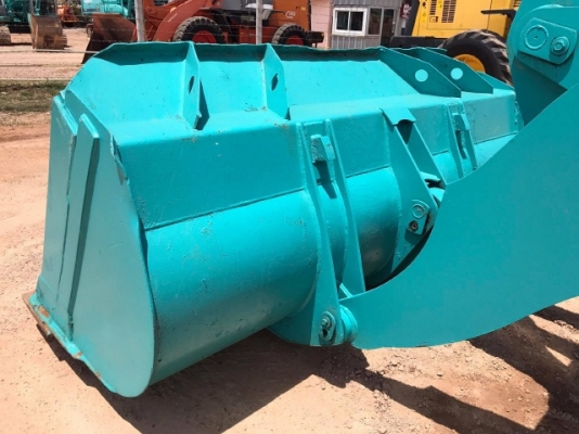 ขายรถตักล้อยาง KOBELCO LK120Z-6 ปี 2012 อาร์มยาวพิเศษ สภาพสวยพร้อมใช้งาน มีVDOการทำงานครับ ขายรถตักล้อยาง KOBELCO LK120Z-6 ปี 2012 อาร์มยาวพิเศษ สภาพสวยพร้อมใช้งาน มีVDOการทำงานครับ
