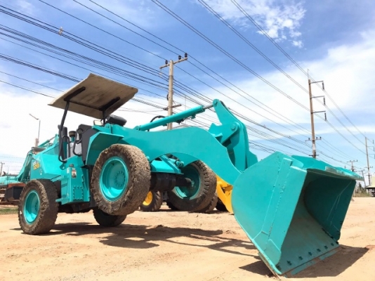 ขายรถตักล้อยาง KOBELCO LK120Z-6 ปี 2012 อาร์มยาวพิเศษ สภาพสวยพร้อมใช้งาน มีVDOการทำงานครับ ขายรถตักล้อยาง KOBELCO LK120Z-6 ปี 2012 อาร์มยาวพิเศษ สภาพสวยพร้อมใช้งาน มีVDOการทำงานครับ