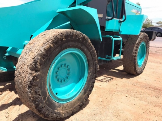 ขายรถตักล้อยาง KOBELCO LK120Z-6 ปี 2012 อาร์มยาวพิเศษ สภาพสวยพร้อมใช้งาน มีVDOการทำงานครับ ขายรถตักล้อยาง KOBELCO LK120Z-6 ปี 2012 อาร์มยาวพิเศษ สภาพสวยพร้อมใช้งาน มีVDOการทำงานครับ