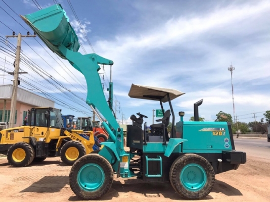 ขายรถตักล้อยาง KOBELCO LK120Z-6 ปี 2012 อาร์มยาวพิเศษ สภาพสวยพร้อมใช้งาน มีVDOการทำงานครับ