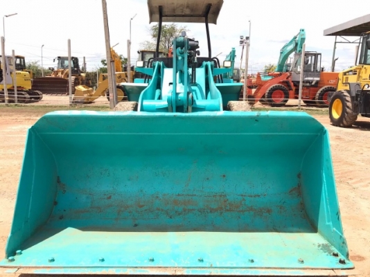 ขายรถตักล้อยาง KOBELCO LK120Z-6 ปี 2012 อาร์มยาวพิเศษ สภาพสวยพร้อมใช้งาน มีVDOการทำงานครับ ขายรถตักล้อยาง KOBELCO LK120Z-6 ปี 2012 อาร์มยาวพิเศษ สภาพสวยพร้อมใช้งาน มีVDOการทำงานครับ