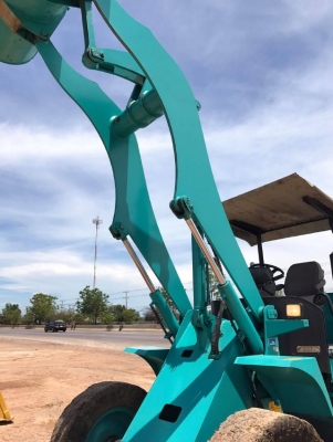 ขายรถตักล้อยาง KOBELCO LK120Z-6 ปี 2012 อาร์มยาวพิเศษ สภาพสวยพร้อมใช้งาน มีVDOการทำงานครับ ขายรถตักล้อยาง KOBELCO LK120Z-6 ปี 2012 อาร์มยาวพิเศษ สภาพสวยพร้อมใช้งาน มีVDOการทำงานครับ