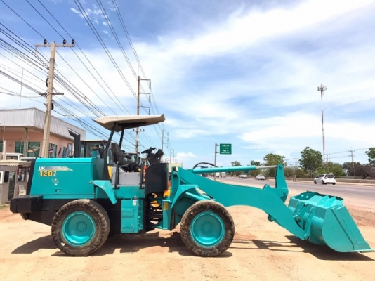 ขายรถตักล้อยาง KOBELCO LK120Z-6 ปี 2012 อาร์มยาวพิเศษ สภาพสวยพร้อมใช้งาน มีVDOการทำงานครับ ขายรถตักล้อยาง KOBELCO LK120Z-6 ปี 2012 อาร์มยาวพิเศษ สภาพสวยพร้อมใช้งาน มีVDOการทำงานครับ