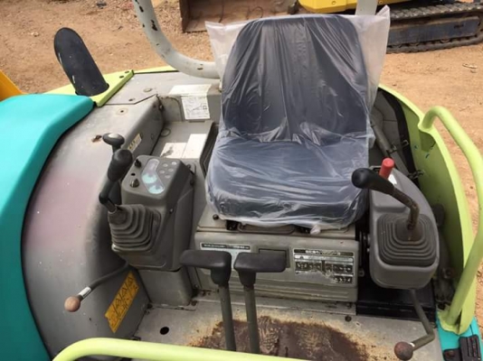 ขายรถแบ๊คโฮเก่านอกญี่ปุ่น ยี่ห้อ : YANMAR แบบ : VIO 40-2A คลอนโทนสั้น ปั้มนิ้ว มีเอกสารใบอินวอย สนใจติดต่อ โทร : 099-907-9273 กิ๊ฟ กมลชนก