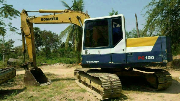 ขาย KOMATSU PC100-5 สภาพสวยพร้อมใช้ ติดต่อได้ คุณอ๊อฟ พิจิตร 086-737-9991