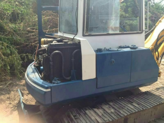 ขาย KOMATSU PC40-5เก๋งแอร์ สภาพสวยพร้อมใช้ ติดต่อได้ คุณอ๊อฟ พิจิตร 086-737-9991