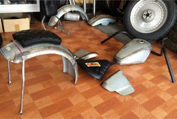 ถังตีรูปทรงต่างๆ กันโคลนหน้า/หลัง กล่องไฟ ตูดมด