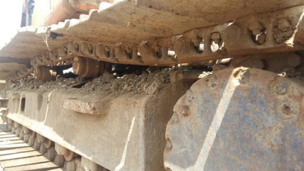 ขาย 425,000 รถแบคโค HITACHI EX200-2 เครื่องดี  ปั้ม แรง เอวมีขยับนิดหน่อย ใบแทรคยาว 80 บูมอามร์สวย เอกสารเล่มทะเบียน  รถอยู่ กทม. 090-772-3710 090-772-3708