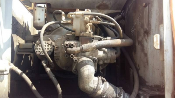 ขาย 425,000 รถแบคโค HITACHI EX200-2 เครื่องดี  ปั้ม แรง เอวมีขยับนิดหน่อย ใบแทรคยาว 80 บูมอามร์สวย เอกสารเล่มทะเบียน  รถอยู่ กทม. 090-772-3710 090-772-3708