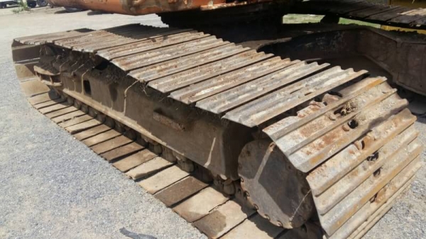 ขาย 425,000 รถแบคโค HITACHI EX200-2 เครื่องดี  ปั้ม แรง เอวมีขยับนิดหน่อย ใบแทรคยาว 80 บูมอามร์สวย เอกสารเล่มทะเบียน  รถอยู่ กทม. 090-772-3710 090-772-3708