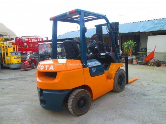 รถยก TOYOTA 02-7FD25 พิเศษจาก540,000 เหลือ490,000 บาท รหัสสินค้า81004692 www.nihonmono.com