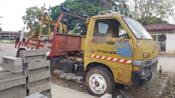 ขาย รถยก 6 ล้อ ISUZU TL เครื่อง 4BB1 100 แรงม้า คัสซีสวยตลอดเส้น วินส์แบบเกียร์ฝาก ทะเบียนพร้อมโอนครับ
