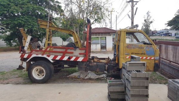 ขาย รถยก 6 ล้อ ISUZU TL เครื่อง 4BB1 100 แรงม้า คัสซีสวยตลอดเส้น วินส์แบบเกียร์ฝาก ทะเบียนพร้อมโอนครับ