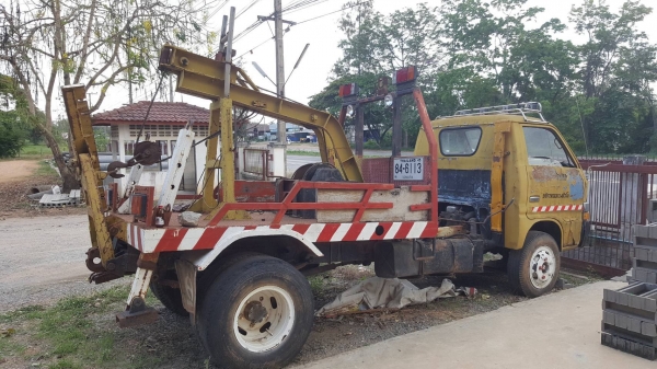 ขาย รถยก 6 ล้อ ISUZU TL เครื่อง 4BB1 100 แรงม้า คัสซีสวยตลอดเส้น วินส์แบบเกียร์ฝาก ทะเบียนพร้อมโอนครับ