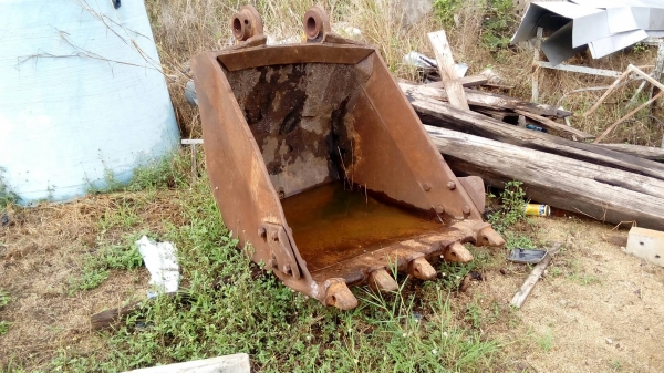 ขายบุ้งกี๋ Komatsu PC 200 รุ่น 3 สภาพดี ราคาย่อมเยา