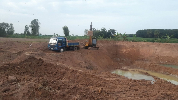 ขายรถแบคโฮ CAT E120 ราคา 460000