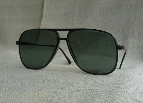 แว่นตาที่สุดแห่งนวัตกรรมฝรั่งเศส &#039;ราชสีห์ดำ&#039;  Vintage SWANK handmade in France  บิ๊กไซซ์!