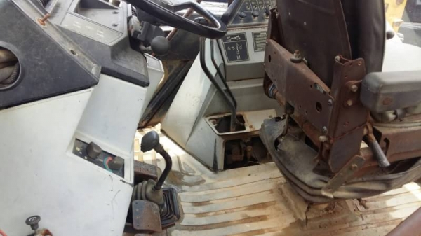 ขาย 450,000 หน้าตักหลังขุด CAT 428 B  ปี 1995 เครื่องดี ปั้มดี เกียร์แรง 2 เพลา รถสวยพร้อมใช้ เอกสารเล่มทะเบียน รถอยู่ กทม. 090-772-3710 090-772-3708