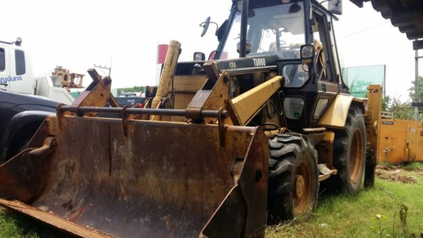 ขาย 450,000 หน้าตักหลังขุด CAT 428 B  ปี 1995 เครื่องดี ปั้มดี เกียร์แรง 2 เพลา รถสวยพร้อมใช้ เอกสารเล่มทะเบียน รถอยู่ กทม. 090-772-3710 090-772-3708