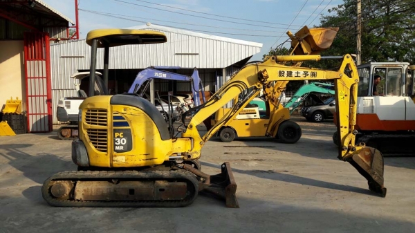 รถขุด Komatsu PC30MR-2 เก่าญี่ปุ่นแท้ นำเข้าไม่ผ่านใช้งานเมืองไทย