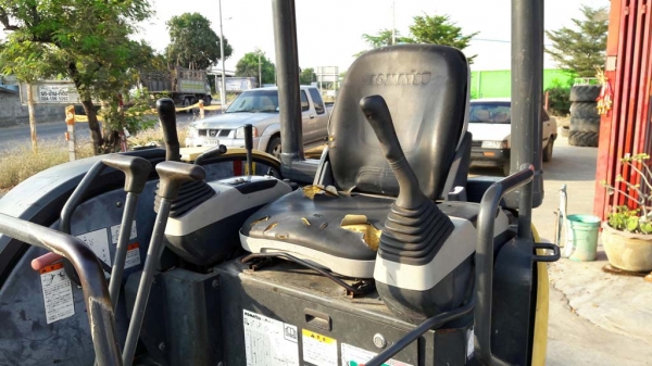 รถขุด Komatsu PC30MR-2 เก่าญี่ปุ่นแท้ นำเข้าไม่ผ่านใช้งานเมืองไทย