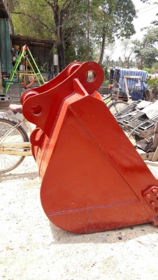 ขายบุ้งกี๋ รถขุดขนาด 200  สลัก80มิล มีขนาด39-45 นิ้ว ขายราคาถูก เพียง45,000 บาทเท่านั้น