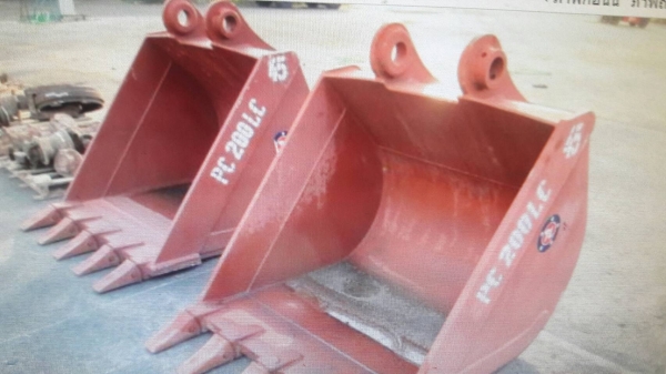 ขายบุ้งกี๋ รถขุดขนาด 200  สลัก80มิล มีขนาด39-45 นิ้ว ขายราคาถูก เพียง45,000 บาทเท่านั้น