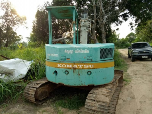 ขาย 195,000 KOMATSU pc 50 UU  เครื่องดี ปั้มแรง โช่หนา เอวแน่น รถสวยพร้อมใช้ รถอยู่ จ.ชลบุรี  090-772-3710 090-772-3708
