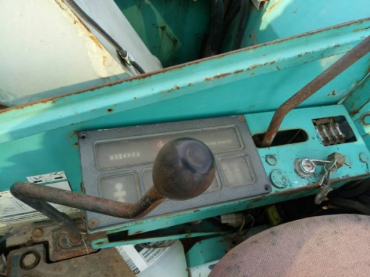 ขาย 195,000 KOMATSU pc 50 UU  เครื่องดี ปั้มแรง โช่หนา เอวแน่น รถสวยพร้อมใช้ รถอยู่ จ.ชลบุรี  090-772-3710 090-772-3708