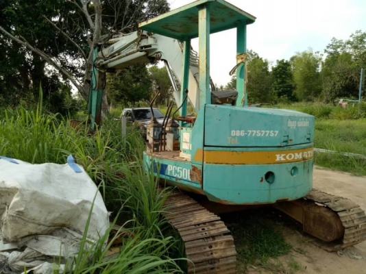 ขาย 195,000 KOMATSU pc 50 UU  เครื่องดี ปั้มแรง โช่หนา เอวแน่น รถสวยพร้อมใช้ รถอยู่ จ.ชลบุรี  090-772-3710 090-772-3708