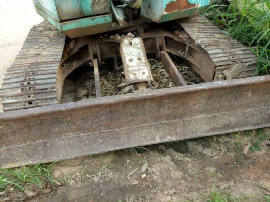 ขาย 195,000 KOMATSU pc 50 UU  เครื่องดี ปั้มแรง โช่หนา เอวแน่น รถสวยพร้อมใช้ รถอยู่ จ.ชลบุรี  090-772-3710 090-772-3708