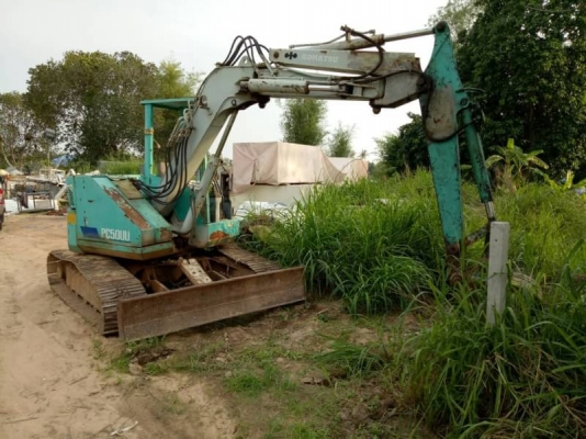 ขาย 195,000 KOMATSU pc 50 UU  เครื่องดี ปั้มแรง โช่หนา เอวแน่น รถสวยพร้อมใช้ รถอยู่ จ.ชลบุรี  090-772-3710 090-772-3708