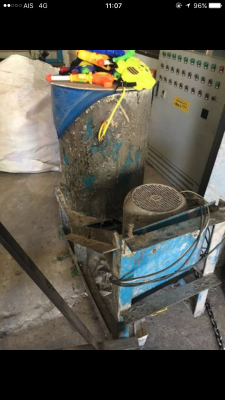 เครื่องผสมแนวตั้ง ราคาถูก 5,000 บาท ติดต่อ 0898135855