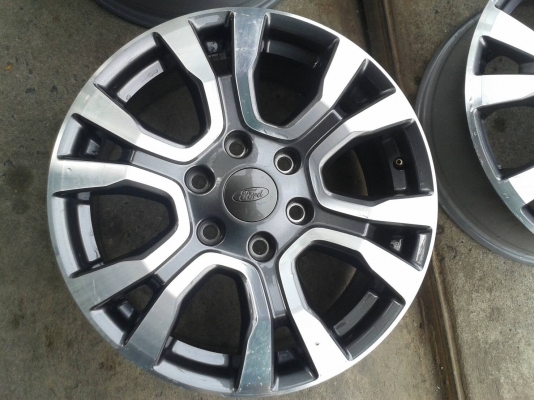ล้อฟอด  ขอบ18นิ้ว6รู ชุดนี้ ราคา 6900 บาท